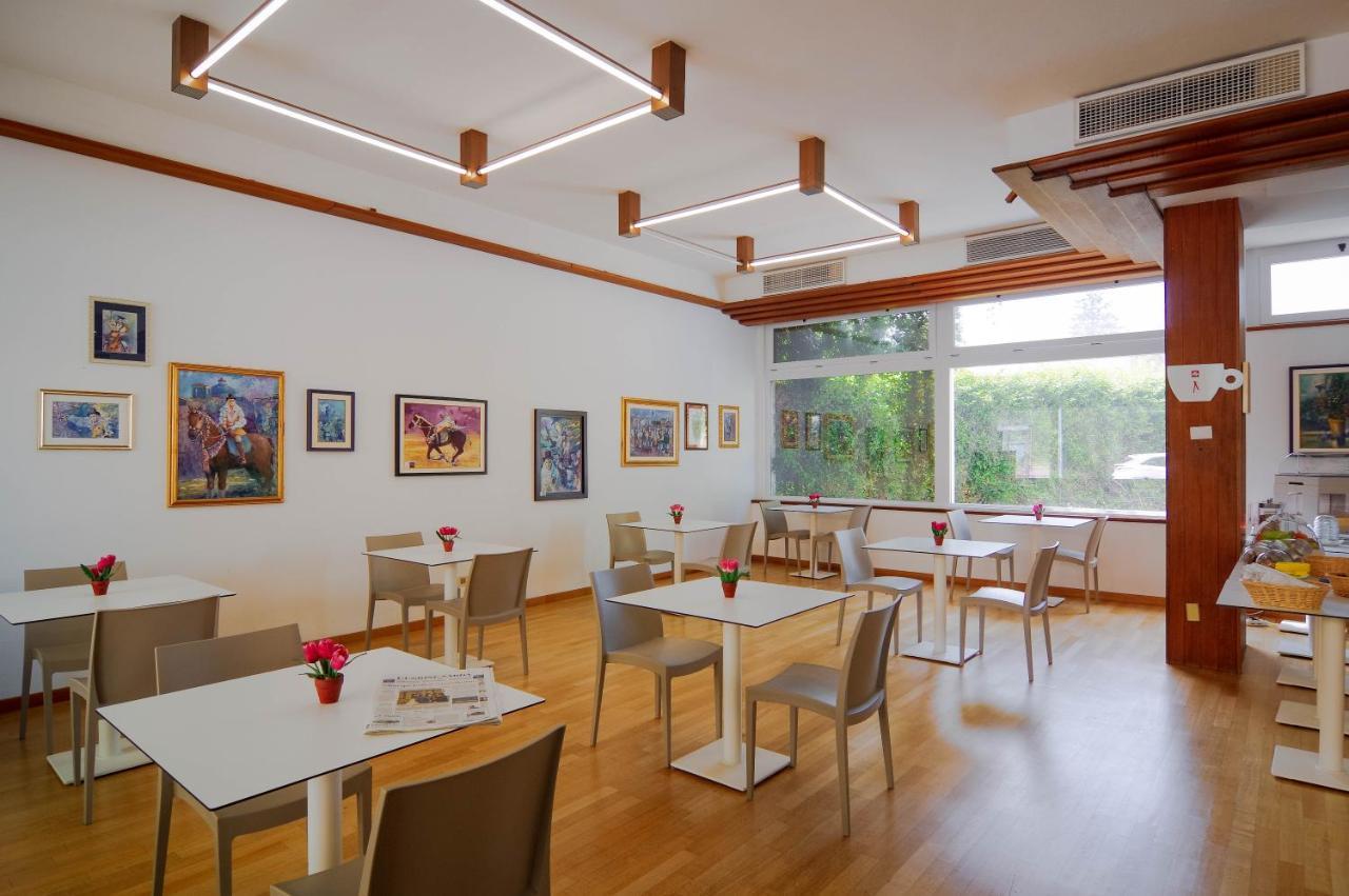 Hotel Mistral Oristano Dış mekan fotoğraf